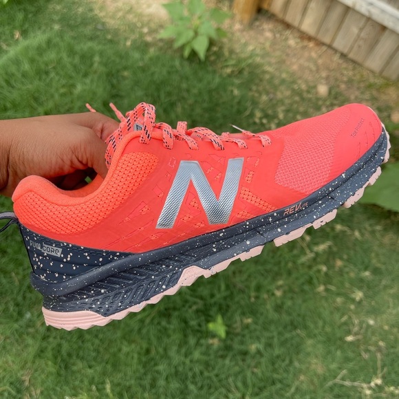 NB Response 2.0 Rev Lite Terrain Fuel Core Toe Protect Orange Athletic 7.5 NWOB - Picture 1 of 8